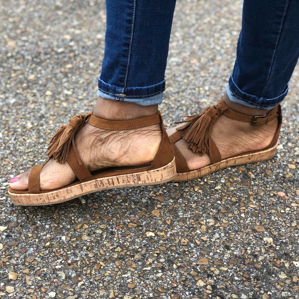 NWT Mossimo Cognac Larissa Sandals With Tassels - Picture 2 of 5